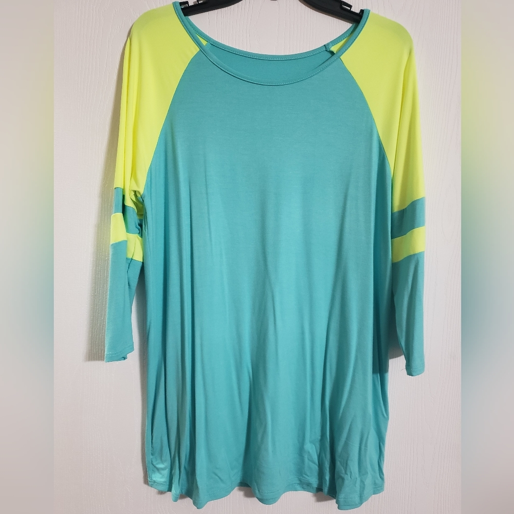 💥3/$30💥Oversized Top NWOT